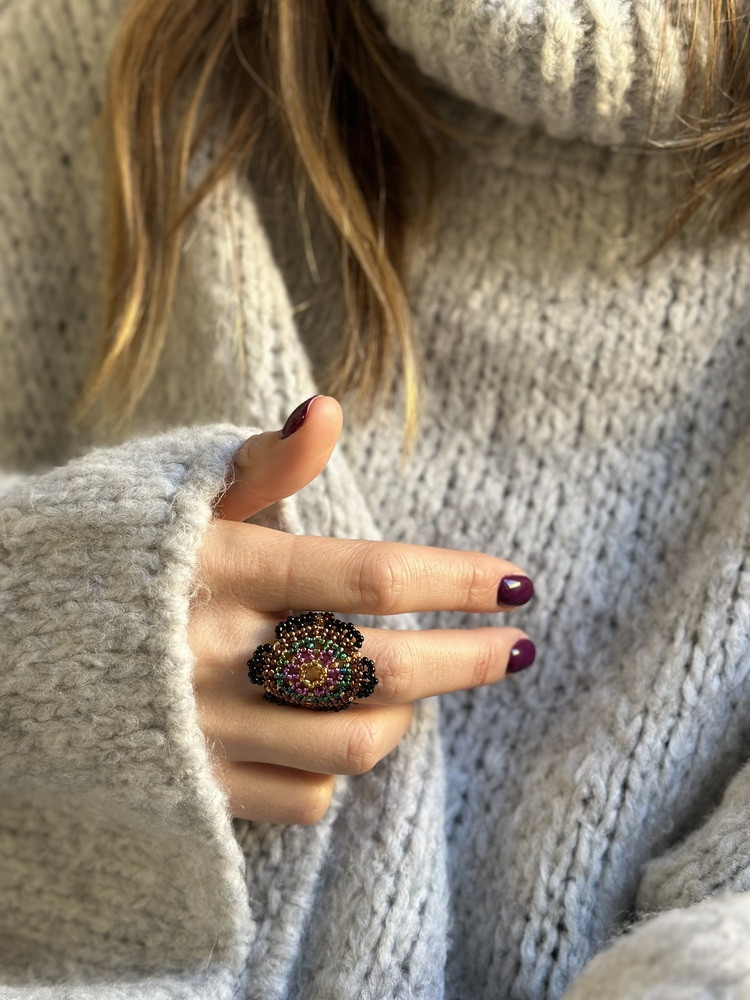 Bague faites de perles de rocailles. Bagues multicolore de haute qualité. Ginie et lolotte. Melle Louise.