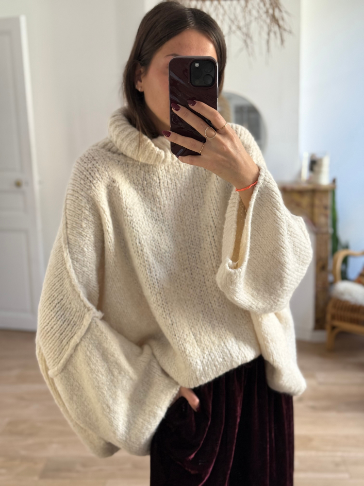 Gros pull large en maille chaude col roulé écru. Boutique Mademoiselle Louise - Melle Louise.