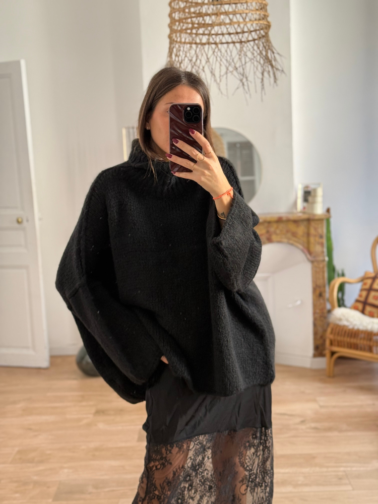 Gros pull large en maille chaude col roulé noir. Boutique Mademoiselle Louise - Melle Louise.